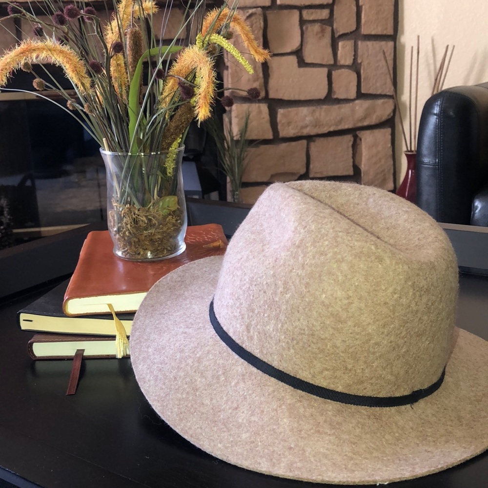 Hat - Picture 3 of 8